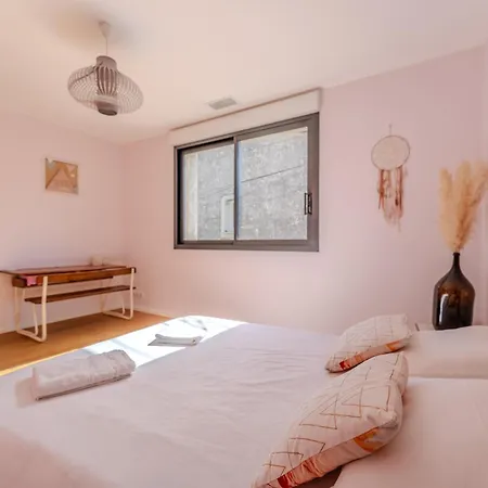 Maison De Village En Pierre Piscine - 8 Personnes וילה