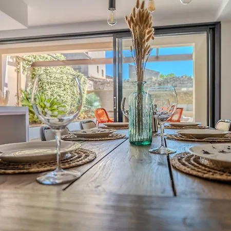 וילה Maison De Village En Pierre Piscine - 8 Personnes