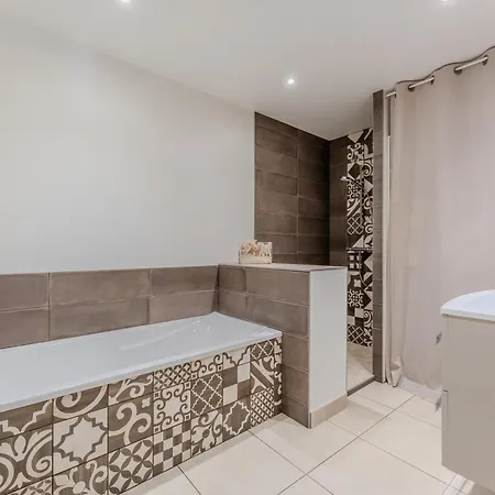 Maison De Village En Pierre Piscine - 8 Personnes * Lansargues