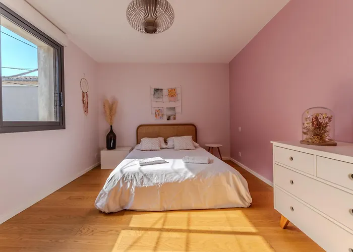 Maison De Village En Pierre Piscine - 8 Personnes * Lansargues