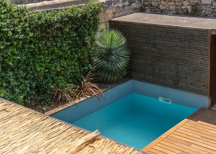 Maison De Village En Pierre Piscine - 8 Personnes