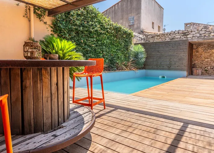 Maison De Village En Pierre Piscine - 8 Personnes Villa