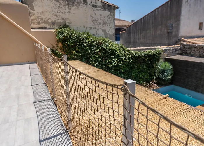 Maison De Village En Pierre Piscine - 8 Personnes Lansargues